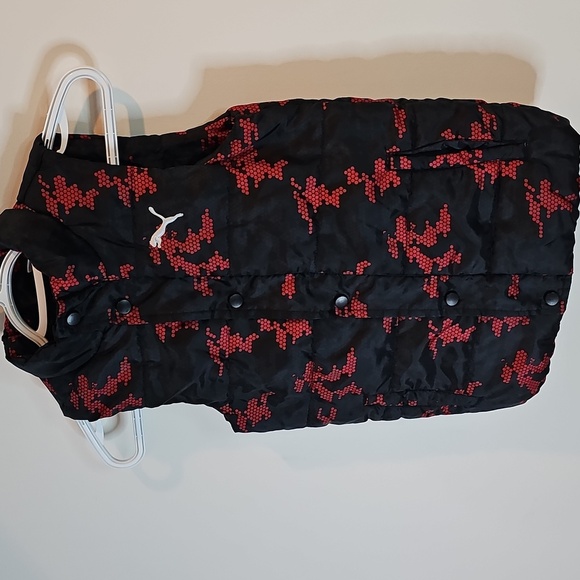 Puma Black and Red Size 8 Snap Up Puffer Vest - Picture 2 of 6